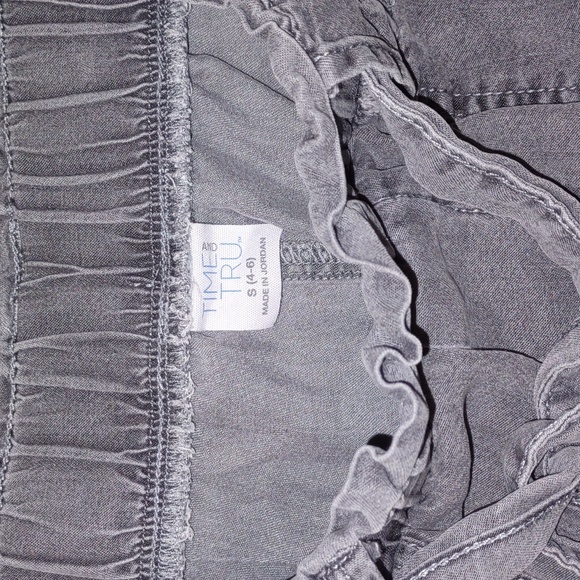 Misses Paper bag elastic waist shorts with tie - Picture 4 of 5